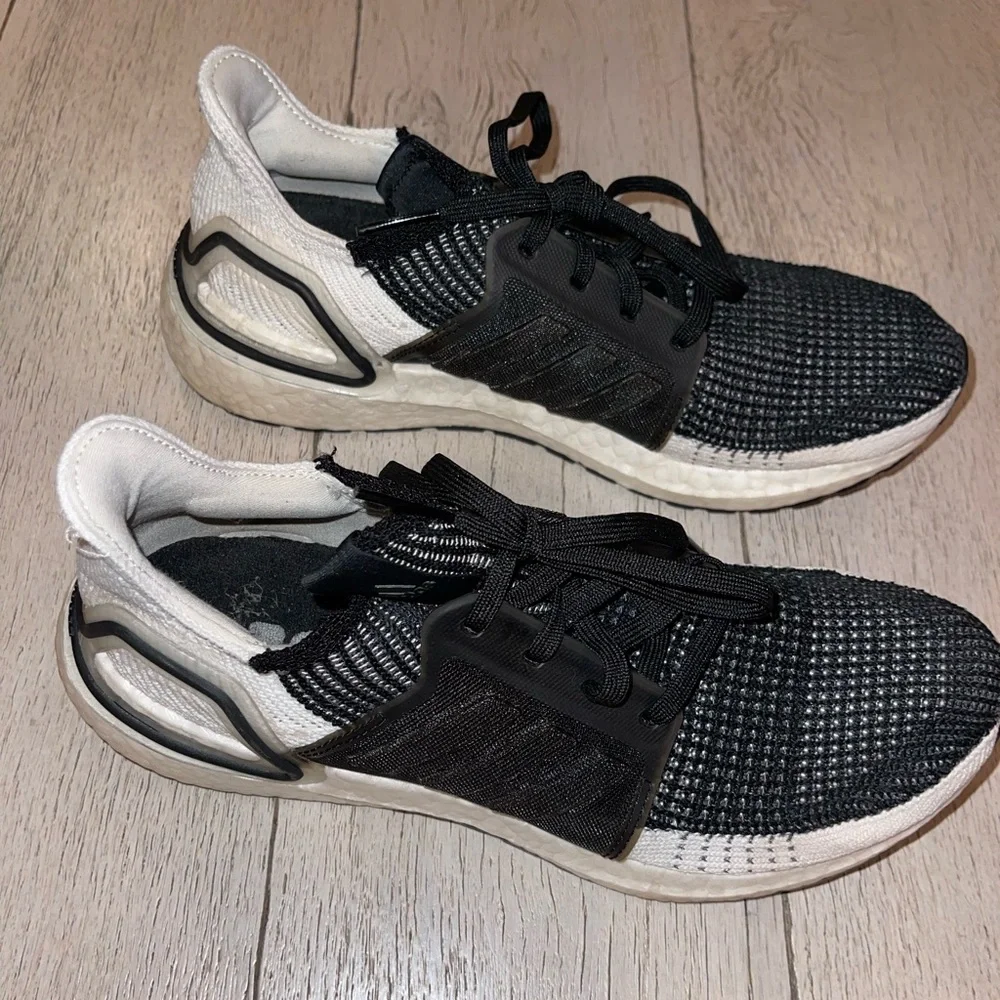 Women’s Adidas Ultraboost black size 8 1/2
